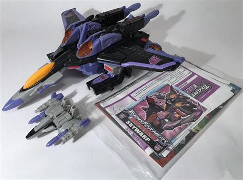 Transformer Armada Skywarp Max Cons Complete Deluxe Class Thunderclash