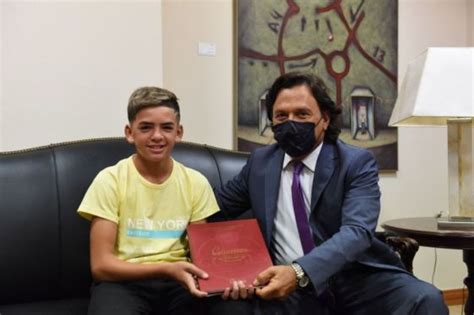 Sáenz recibió a dos jóvenes talentos Salta Conectada