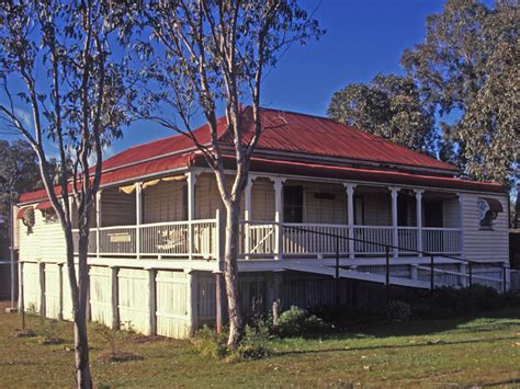 Crows Nest, QLD - Aussie Towns