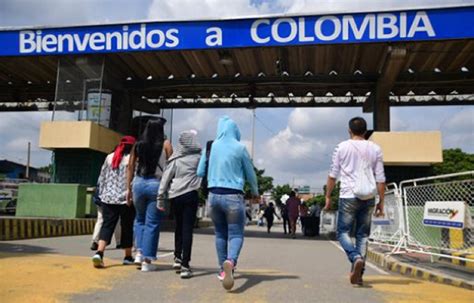 Colombia y Venezuela reabren la frontera común cerrada hace siete años