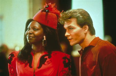 ghost, whoopi goldberg & patrick swayze, 1990 | Patrick swayze, Whoopi ...