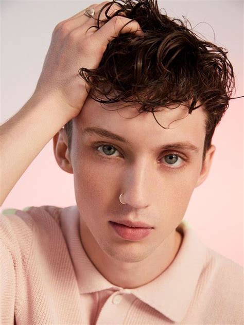 Troye Sivan Bio Age Youth Partner Height Career Path 2025 Zoomboola