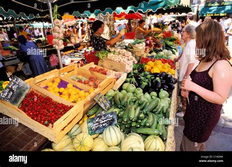 France Bouches Du Rhone Aix En Provence Daily Fruit And Vegetable