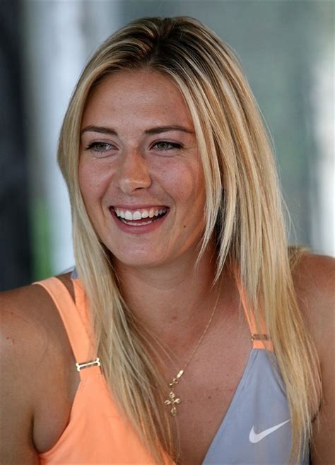 FULL WALLPAPER: Maria Sharapova Beautiful Pictures