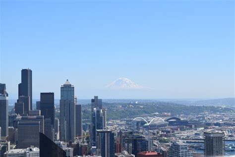 Seattle And Mount Rainier Free Stock Photo - Public Domain Pictures