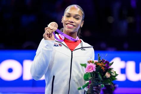 How Gymnast Shilese Jones' Late Dad Is Inspiring Her Olympic Journey