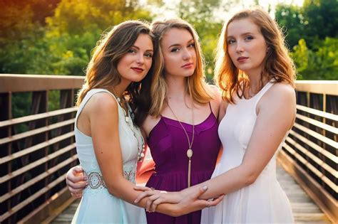 Three Sisters. Beautiful Family Portrait and Posing for Siblings ...