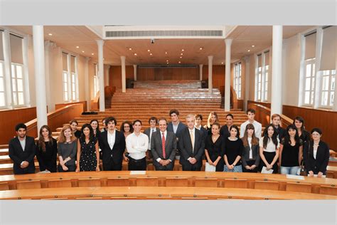 Remise des diplômes aux étudiants du College de droit et de l Ecole de