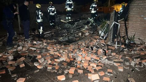 Incendio en vivienda de Villa María deja a dos personas heridas El