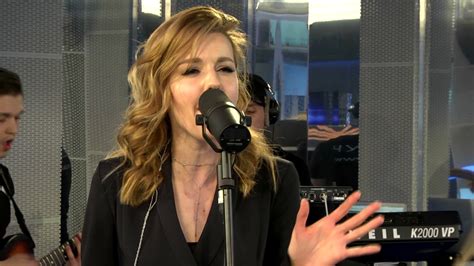 Юлианна Караулова - Внеорбитные (LIVE @ Авторадио) - YouTube