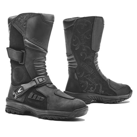 Forma Boots