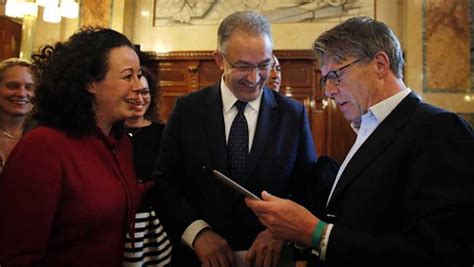 Burgemeester Aboutaleb Als Collega Het Zijn Grote Schoenen Om Te