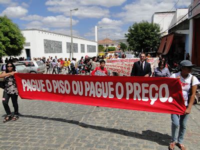 PELO DIREITO AO PISO E CARREIRA DIGNA PROFESSORES DO MUNICÍPIO DE