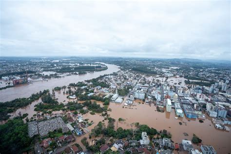 Brasil En Emergencia Inundaciones En El Sur Dejan 42 Muertos Y 25