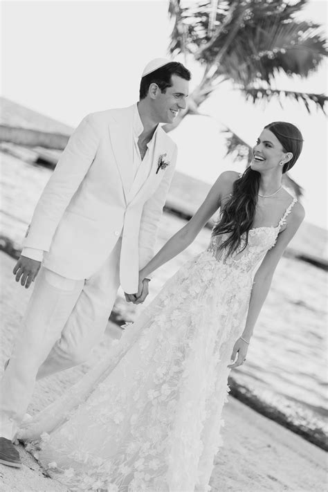 At Her Beachside Wedding Model Kamila Hansen Married Under A Chuppah Of