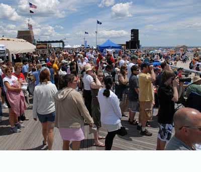 Air Show at Jones Beach Draws Thousands | Long Island Press