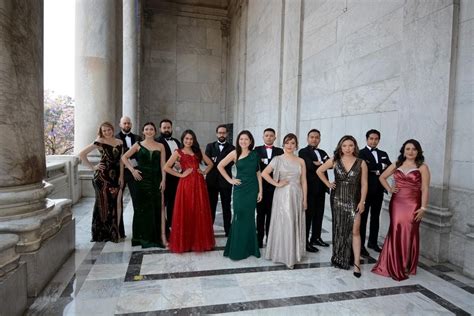 El Estudio De La Pera De Bellas Artes Presentar Opereando En El