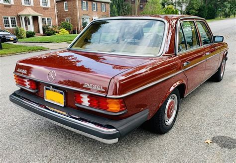 Orient Red Express 1983 Mercedes Benz W123 240d Automatic 46k Mile