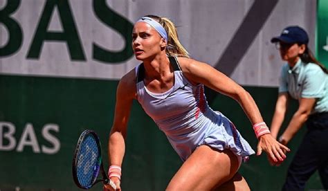 Rebecca Sramkova - Hot Tennis Girls