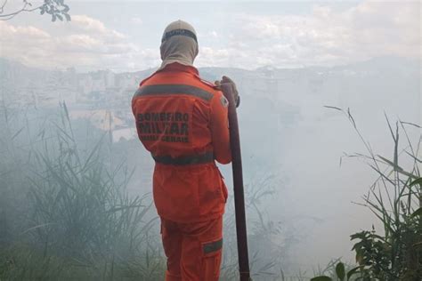 Rea De Vegeta O Incendiada E Coloca Moradores Em Risco Em Ipatinga