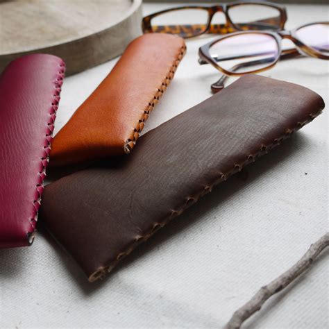 Leather Glasses Case With Interlocking Seam In 2020 Leather Glasses Case Glasses Case Leather