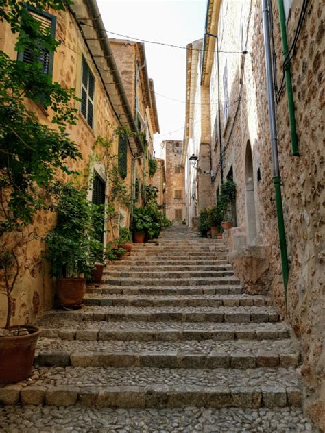 Fornalutx Uno Dei Borghi Pi Belli Di Maiorca Vivinviaggio