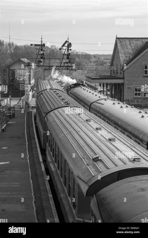 Stazione Ferroviaria Vittoriana Foto E Immagini Stock In Bianco E Nero