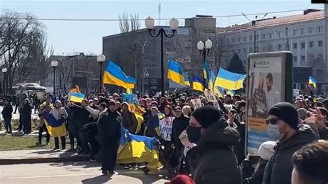 Rusia Y Ucrania Los Residentes De Jersón Desafían Con Protestas El Dominio Ruso Sobre La Ciudad