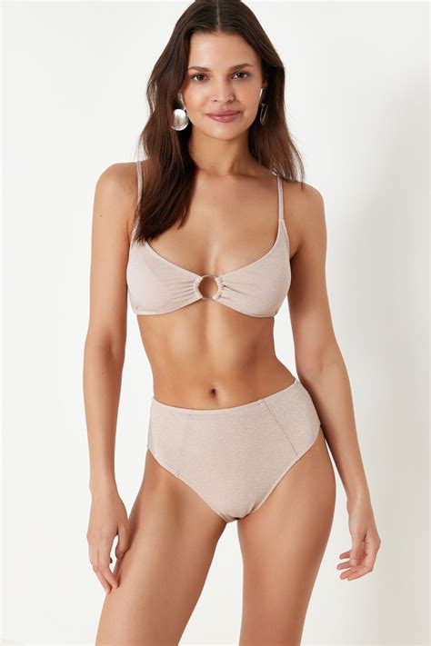 Trendyolmilla Pudra Bralet Aksesuarlı Simli Yüksek Bel Regular Bikini Takımı TBESS BT