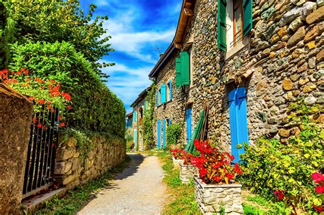 10 Charmants Villages à Visiter En Auvergne Rhône Alpes Retour à L