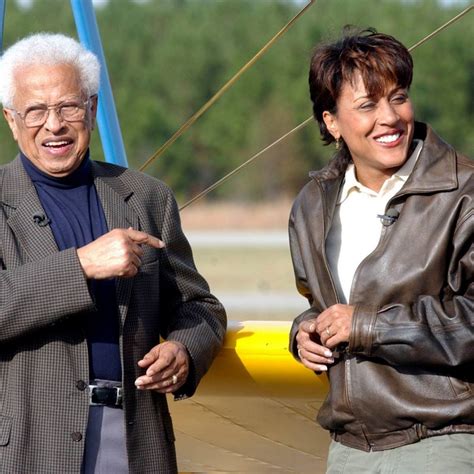 Robin Roberts Honors The Legacy Of Her Father And The Tuskegee Airmen ...