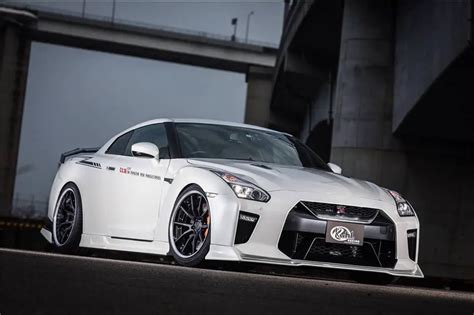 Facelift Kuhl Racing Bodykit F R Den Nissan Gt R