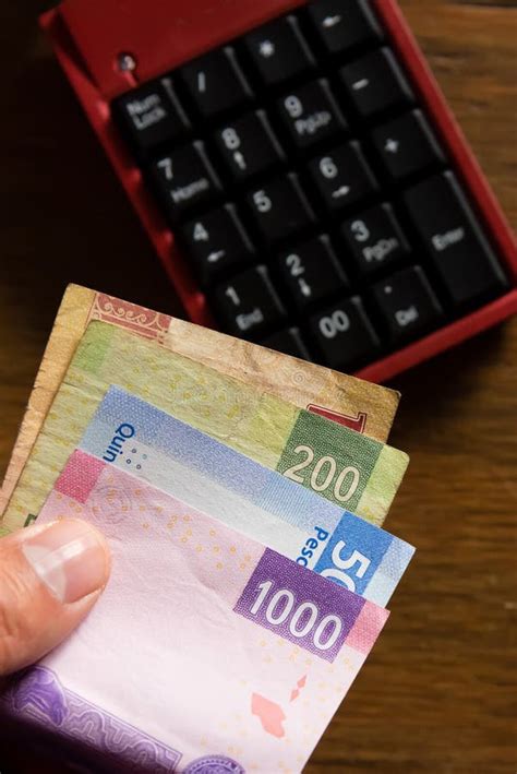 Geld Mexikanische Pesos Ein Budget Machend Stockfoto Bild Von