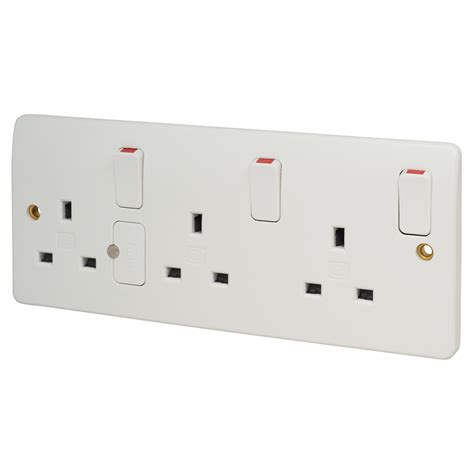 2 Gang Switched Socket Outlet Symbol