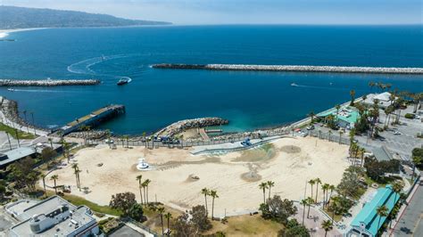 Rental Kayak Leads To Rescue By Redondo Beach Breakwall