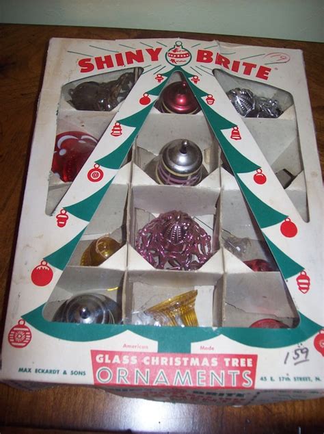 Shiny Brite Box With 12 Vintage Christmas Ornaments by kris67