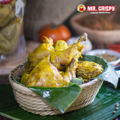 Ayam Ungkep 1 Ekor Isi 4pcs Ayam Rempah Ayam Bumbu Kuning Mr Crispy