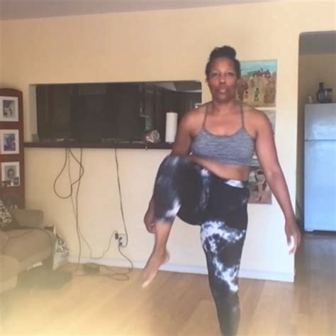 Knees And Curtseies By Jataesha C Exercise How To Skimble