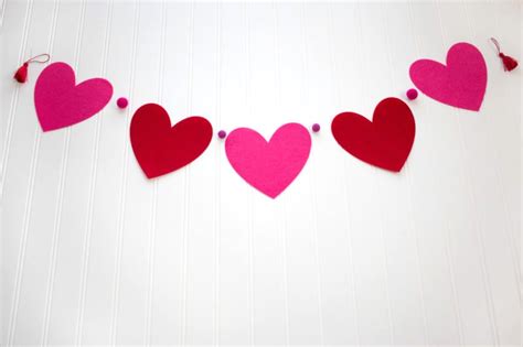 Heart Banner Tutorial A Valentines Day Craft Idea