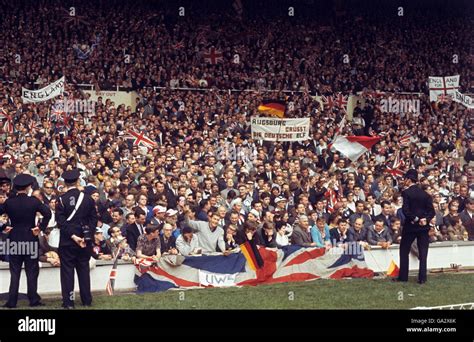 England v West Germany - 1966 World Cup Final - Wembley Stadium Stock ...