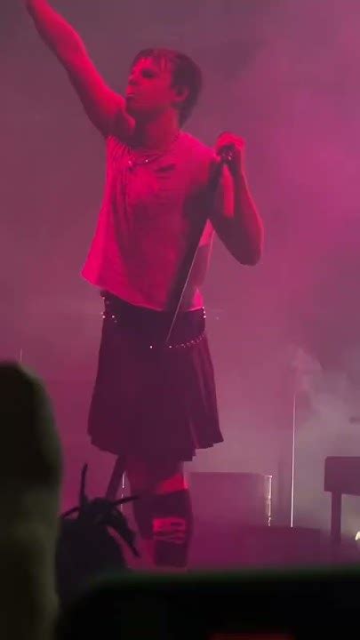 Yungblud Hope For The Underrated Youth Live Velodrom Berlin 01