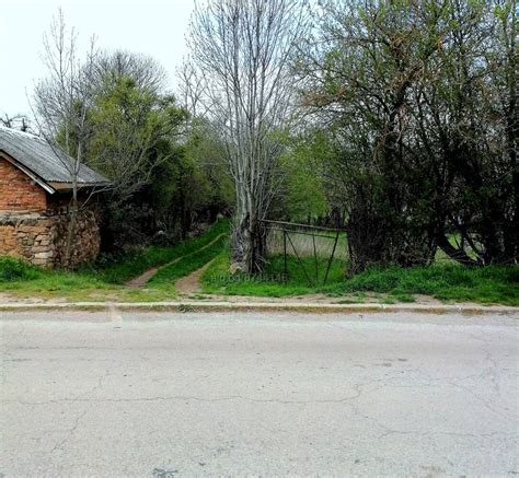 Продава парцел гр. Брезник Продажба 1160 кв.м В регулация (УПИ) Без ток ...