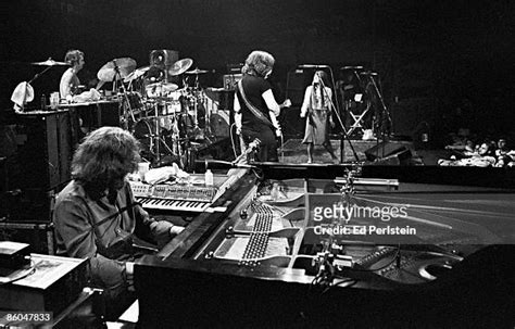 Grateful Dead 1977 Photos And Premium High Res Pictures Getty Images