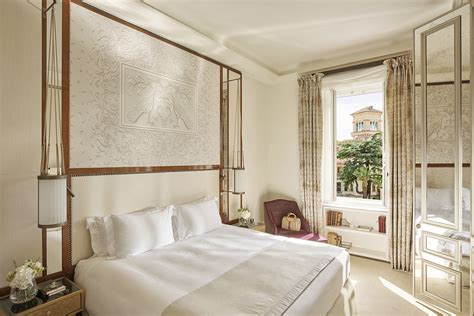 Hotel-Eden-Roma-Classic-suite-with-view-bedroom-new.jpg