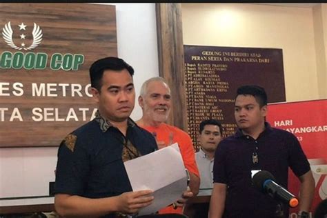 Jadi Tersangka Pierre Gruno Ditahan Hari Di Polres Metro Jakarta