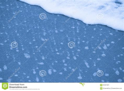 Praia Do Mar Dentro A Onda Branca Da Espuma Imagem De Stock