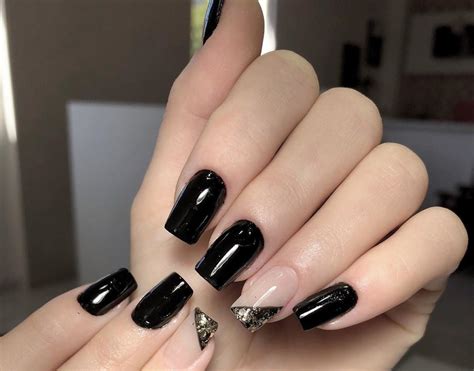 80 Ideias De Unhas Decoradas Pretas Para Ficar Cheia De Estilo