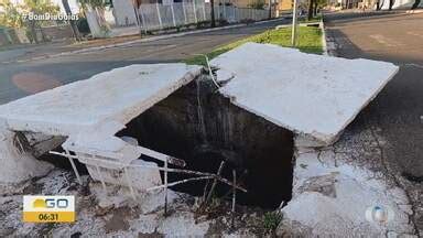 Bom Dia GO Bueiro na Avenida das Bandeiras está tampa quebrada