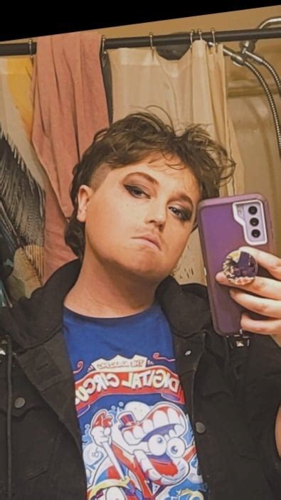 Experimenting With Makeup I Actually Like How I Look Here 😊 Rnonbinary