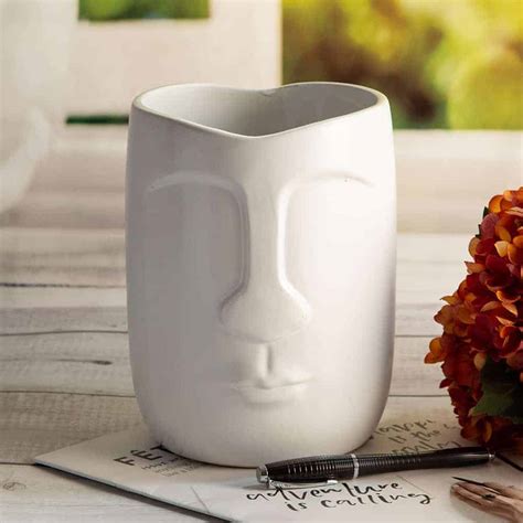 Керамична ваза от серията Лица в бяло - M | S-gifts.bg